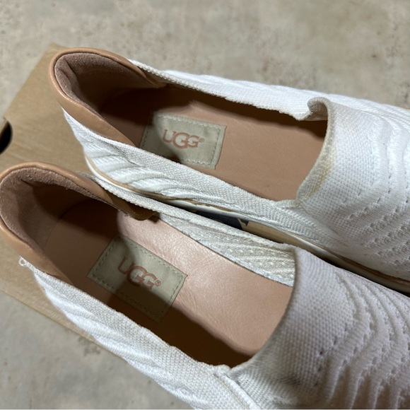 UGG Sammy Chevron Trainers Slip-On Slippers Sneakers White & Tan Size 9 - Picture 8 of 13